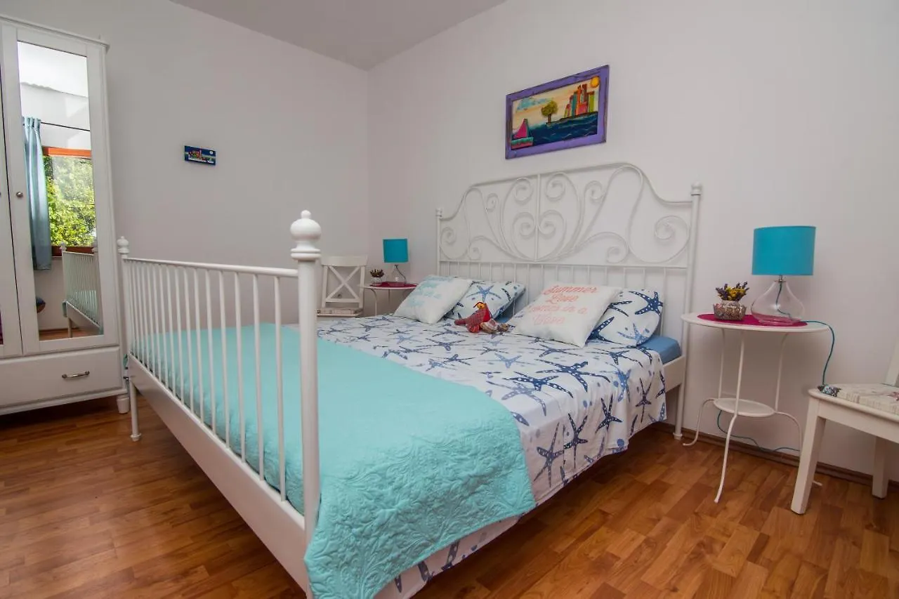 Apartment Mali Losinj 8093B Croatia
